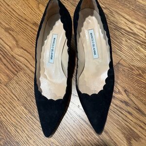 Scalloped suede kitten heel pumps